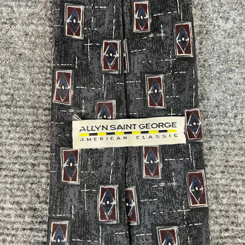 Allyn Saint George American Classic Mens Geometric Diamond Necktie Grey Blue
